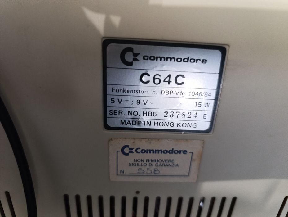 Commodore C64C com acessórios