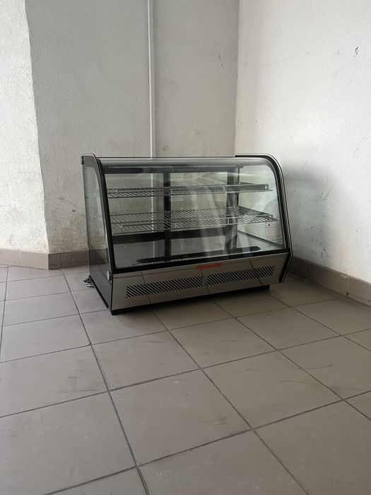 Холодильна Вітрина Reednee - Італія Обʼм 160 Літрів Нова
