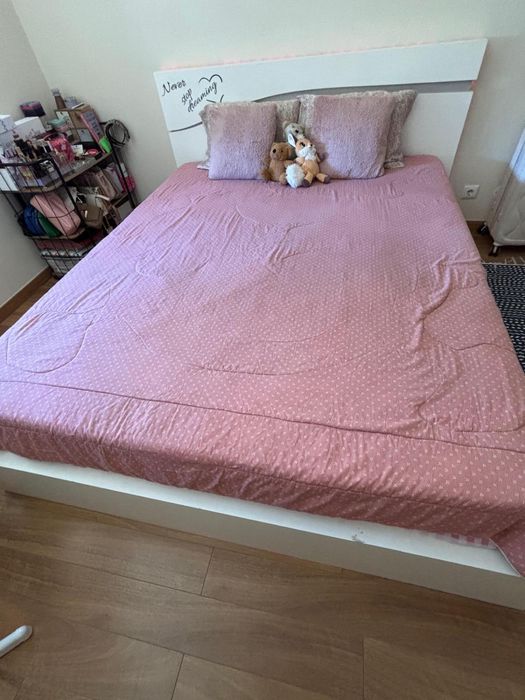 Cama de casal + colchão – Muito bom estado