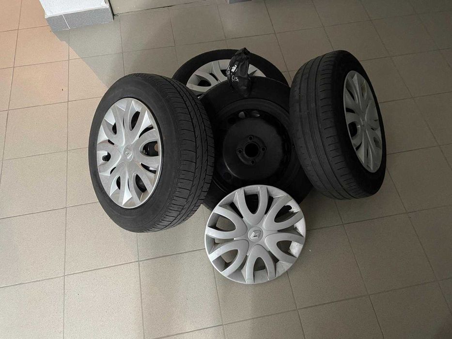 TUDO 125€-CLIO IV-JANTES, Tampões,pneus e parafusos (como novas)