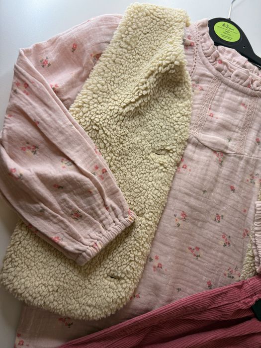 Весняний костюм для дівчинки