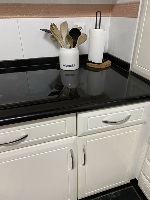 Cozinha e bancada de pedra