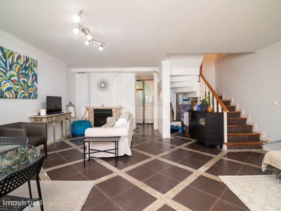 Moradia T4 Triplex Junto Ao Rio