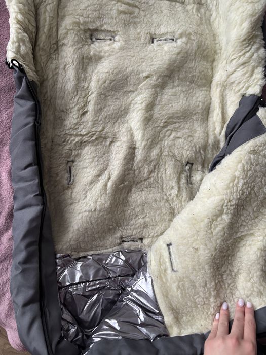 Зимовий конверт-чохол на овчині у візочок