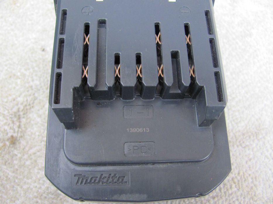 Шуруповерт Makita