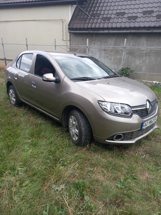 Renault Logan 2013.
