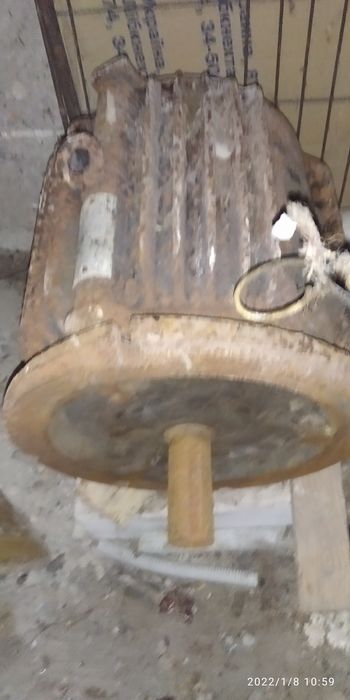 Продам електродвигуна .