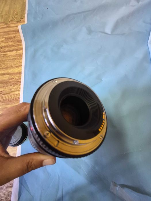 Objetiva Canon EF 75-300mm f/4-5.6 II