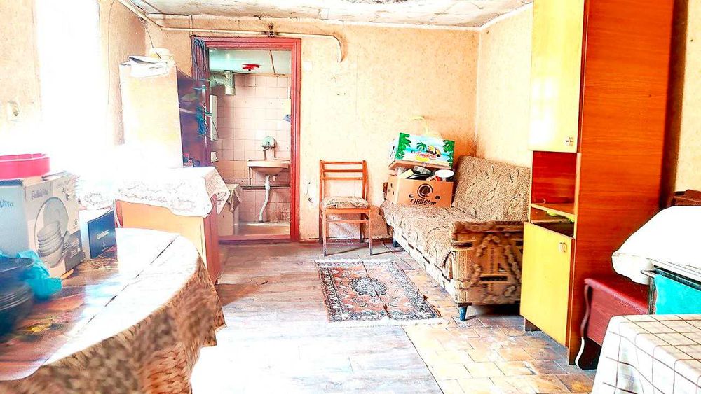 Продам окремий будинок з газом і зручностями в Дергачах р-н Піски.