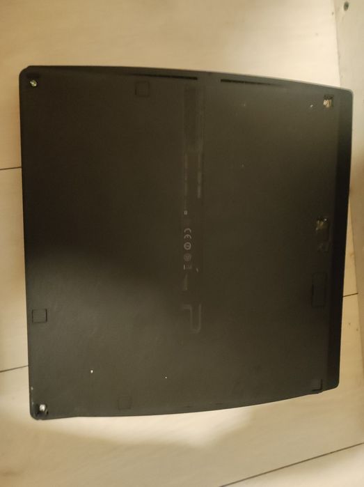 PS3 Slim 500 gigas sem comando vem mais 1000 jogos