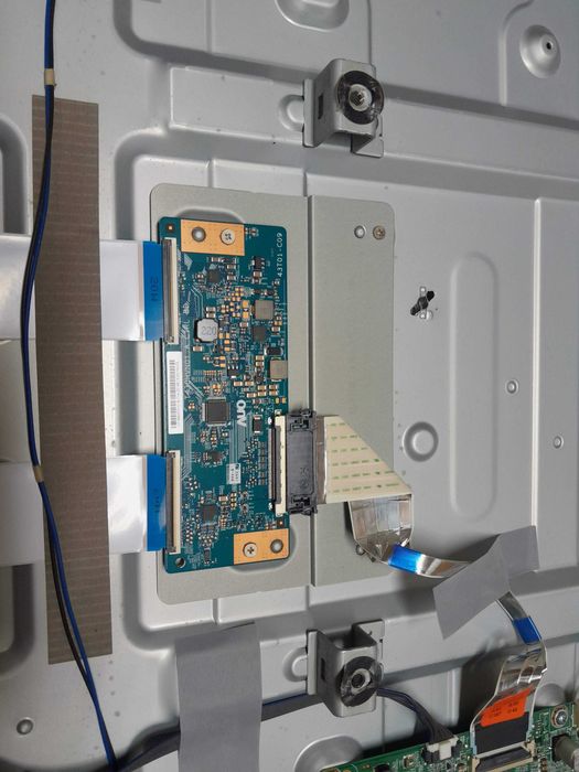 PEÇAS - TV LED 43" - LG 43LJ515V - com Ecrã Partido!!!