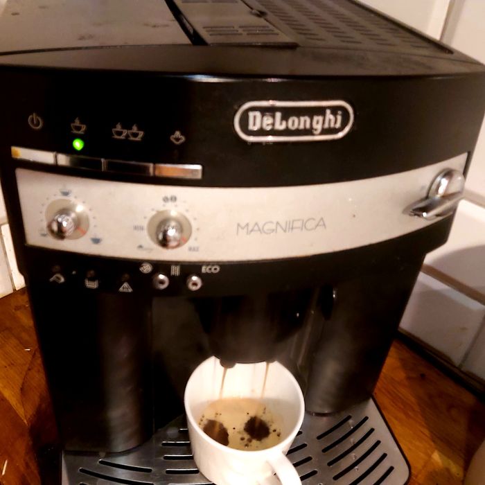 Ekspres ciśnieniowy DeLonghi Magnifica