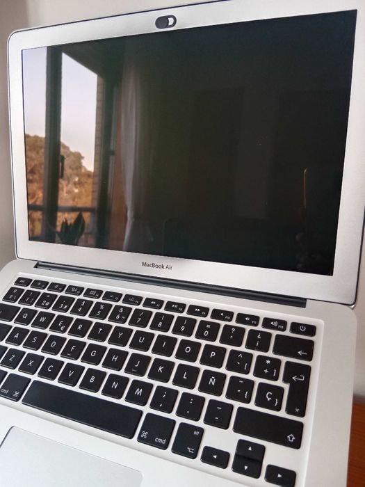 MacBook Air 13" (início de 2015) – em perfeito estado