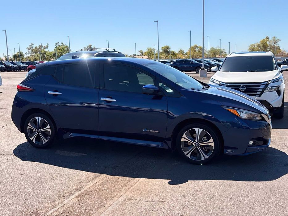 Nissan LEAF      2019