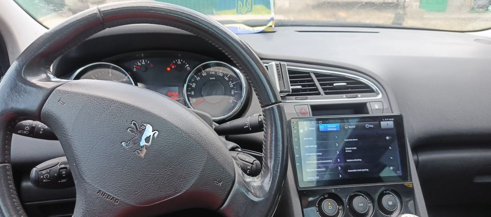 Peugeot 5008 2010 рік