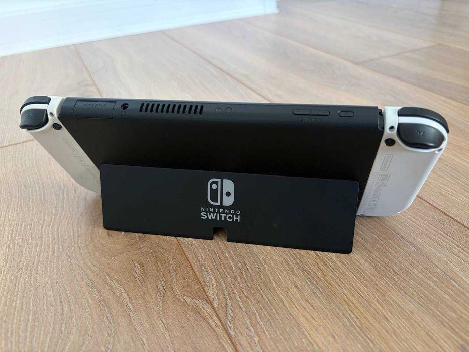 Nintendo Switch OLED + GRA + ETUI