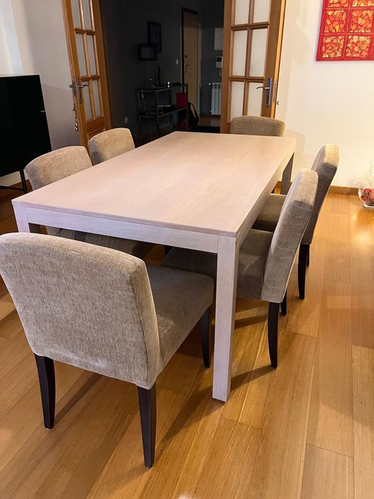 Mesa de sala e 6 cadeiras