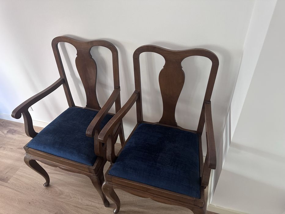 Mesa e 8 cadeiras