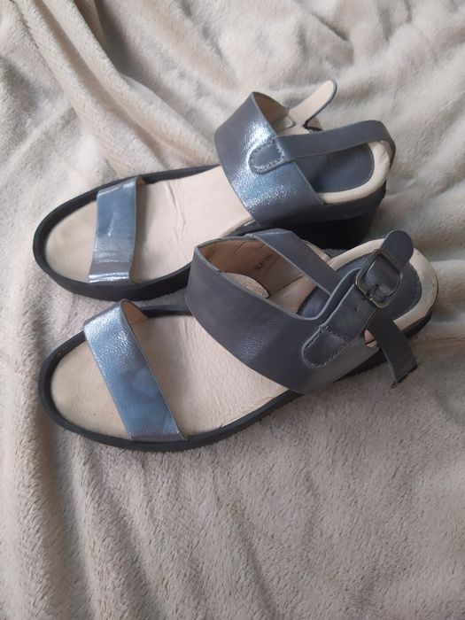 Босоніжки жіночі