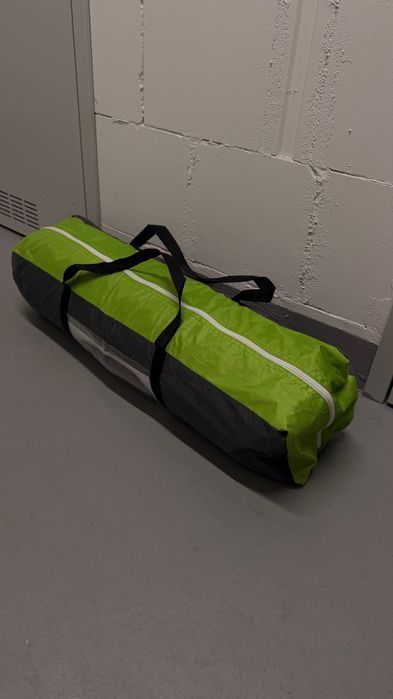 Namiot turystyczny 4-osobowy z przedsionkiem