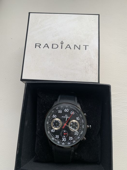 Relógio preto Radiant