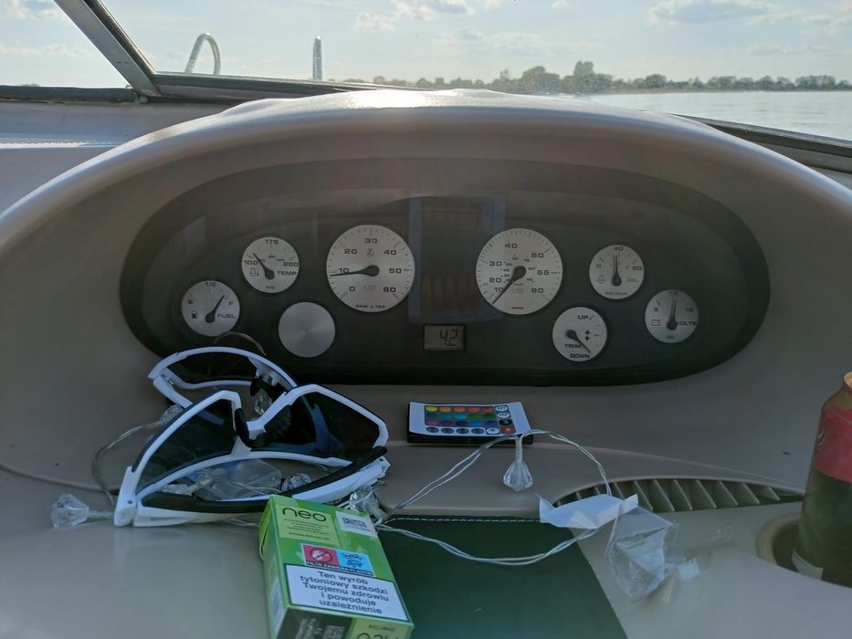 Łódź Bayliner Capri z przyczepą w cenie 50000