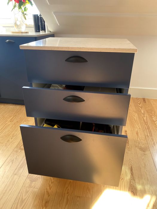 Armário de arrumação com 3 gavetas e rodízios