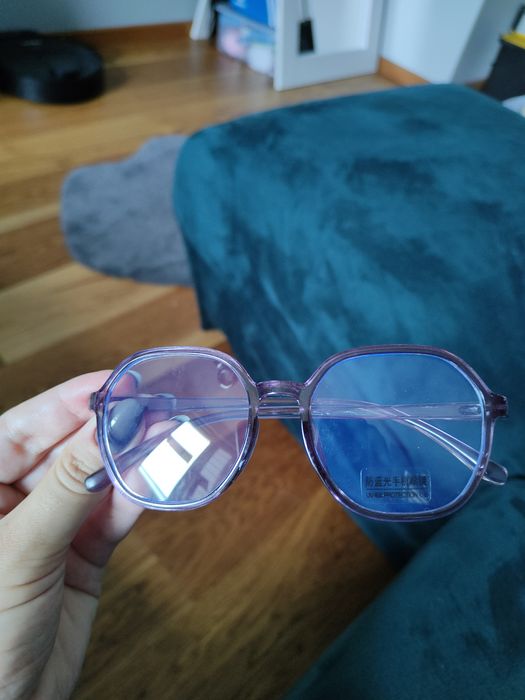 Plastikowe okulary zerówki