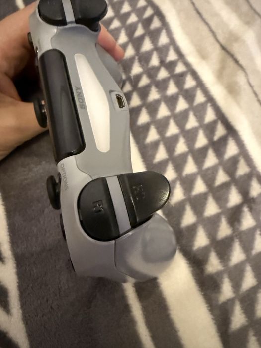 Comando ps4 Edição 20 anos