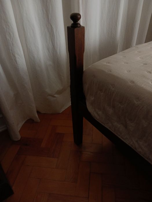 Cama estilo D Maria individual