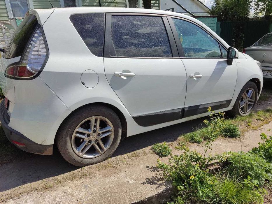 Сімейний мінівен для ведення власної справи RENAULT MEGANE SCENIC lll 2012р.в., ГАЗ-БЕНЗИН