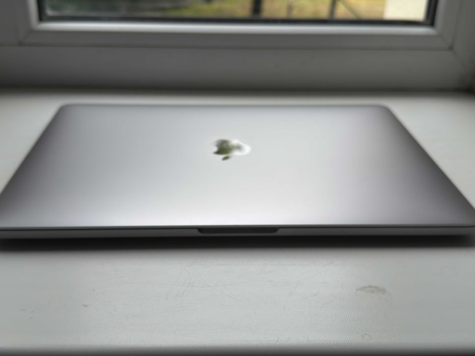 MacBook Pro 13" Touch Bar 256/8