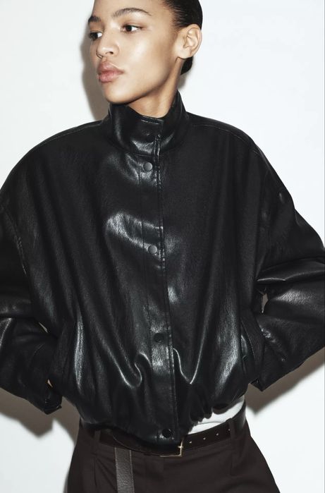 Шкіряна жіноча куртка Zara S чорного кольру XS і L