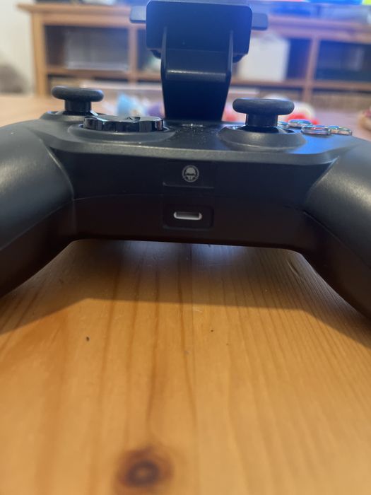 Comando gaming para iPhone e iPad, Rotor RIOT
