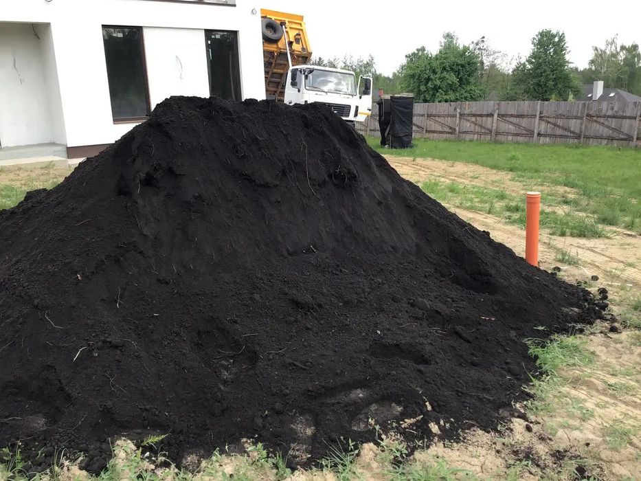 Щебінь, пісок річковий, відсів, чорнозем