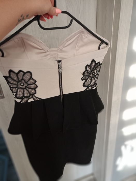 Sukienka z baskinką S