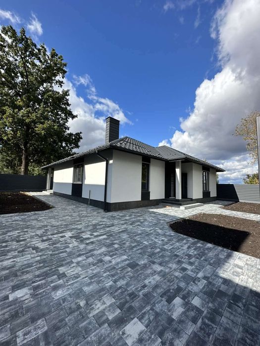 ПРОДАМ чепурненький будинок в Бучі з терасою, 5 сот