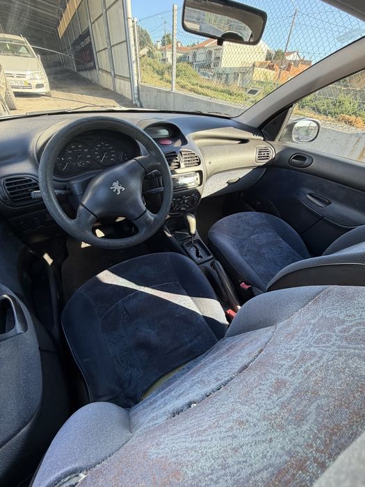 Peugeot 1.4i 75CV AC