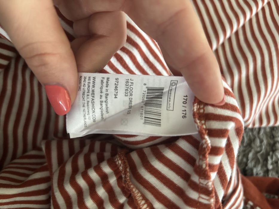 Sukienka paski 170 / 176