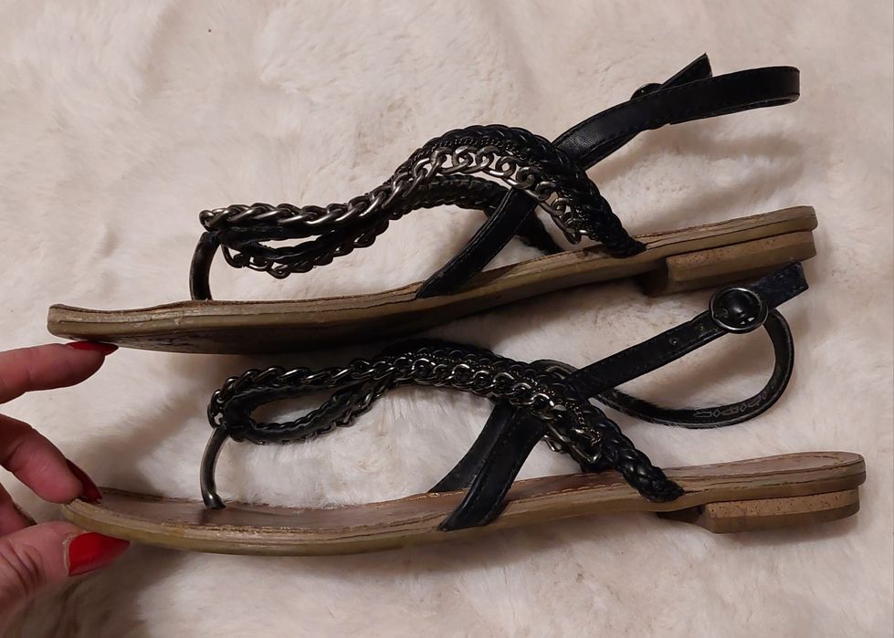 Sprzedam 2 pary butów sandałki rozm. 39