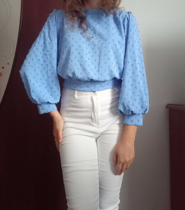Жіноча блакитна блуза