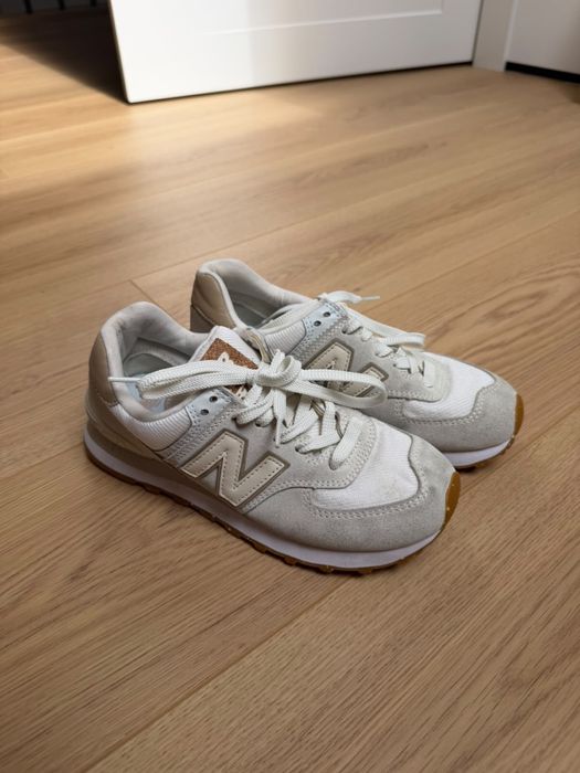 Сірі з білим кросівки New Balance 36 розміру