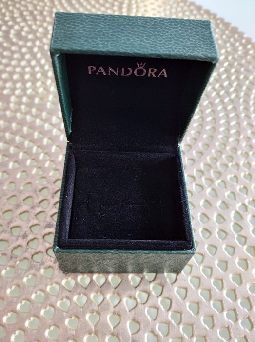 Zielone pudełeczko Pandora na pierścionek