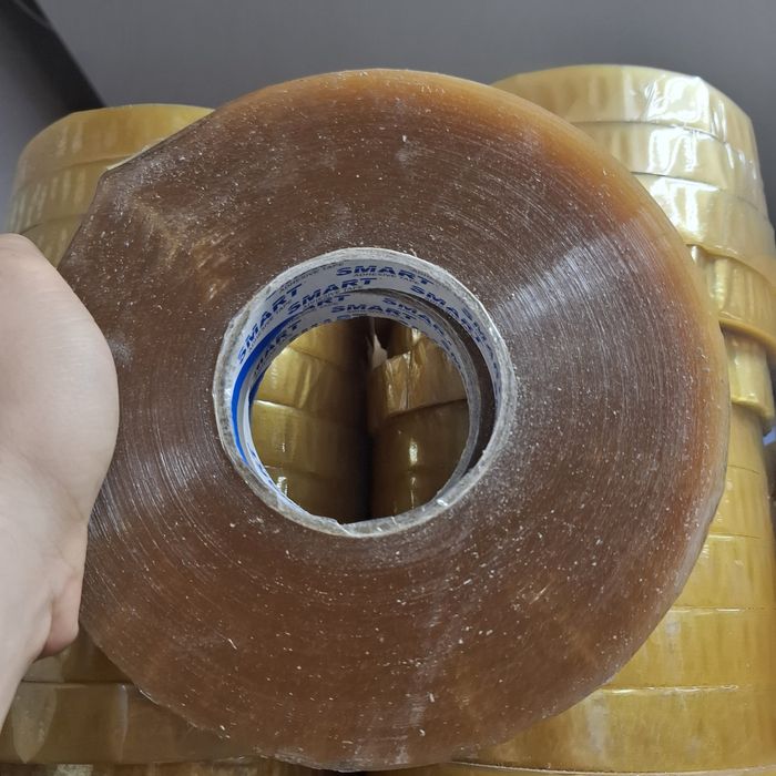 Taśma pakowa 25mm x900 m  wąsoa duża rolka