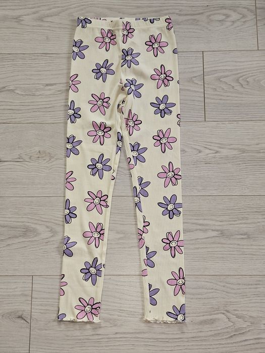 NOWE leggisny prążek r. 134-140