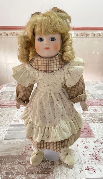 Bonecas de porcelana