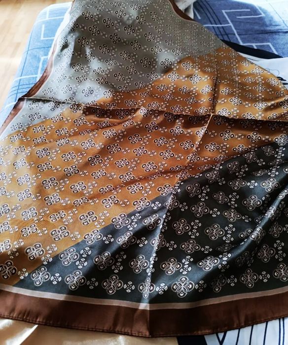 Nowa apaszka odcienia brązu czekoladowego 70 x 70  jedwab sztuczny