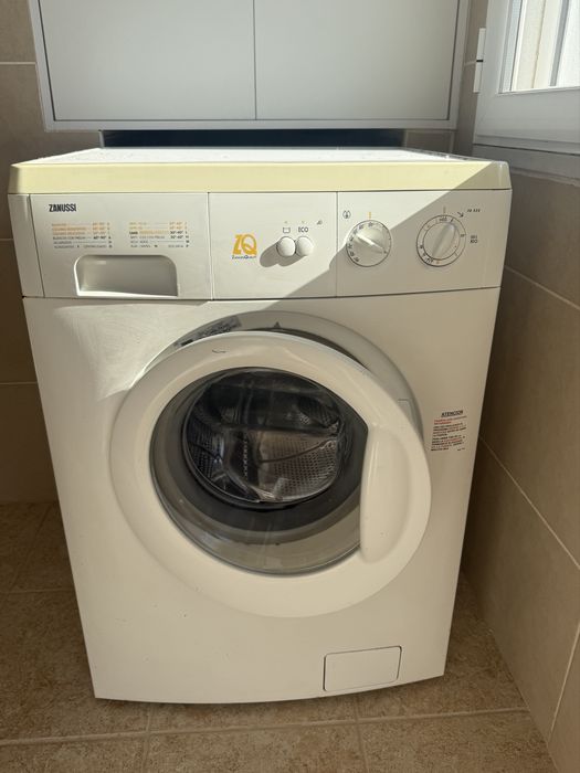 Máquina de lavar roupa Zanussi FA522