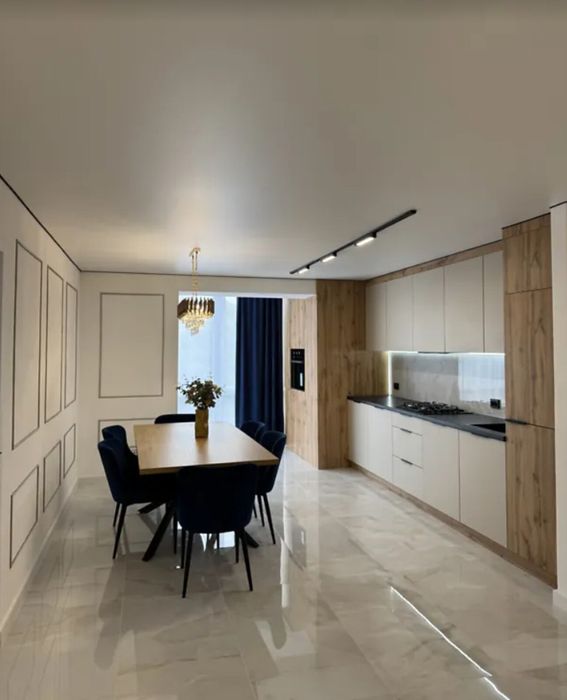 Продаж 3к квартири 102 кв. м на вул. Львівська