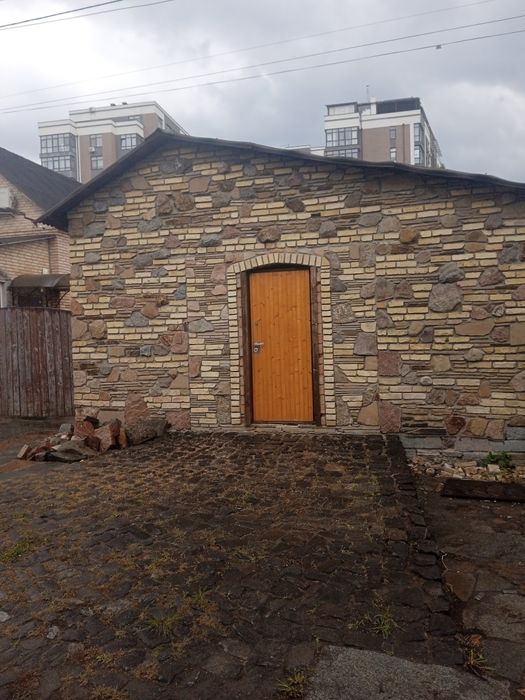 Склад, приміщення під зберігання